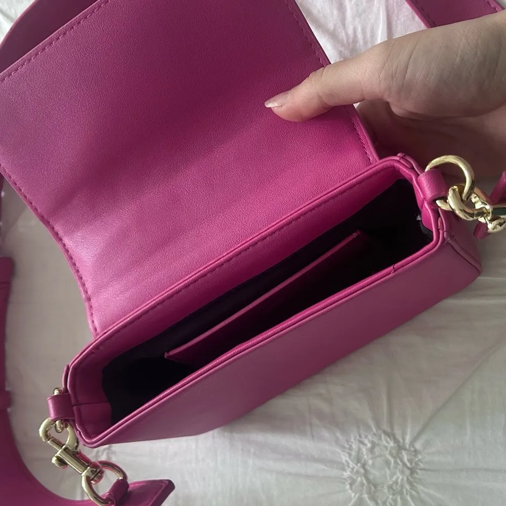 Mango Crossbody Bag - Image 3