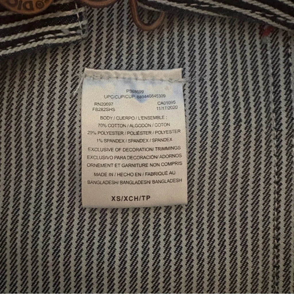 Carhartt Women's Relaxed Fit Denim Railroad Striped Bib Overall XS Blue - Image 9