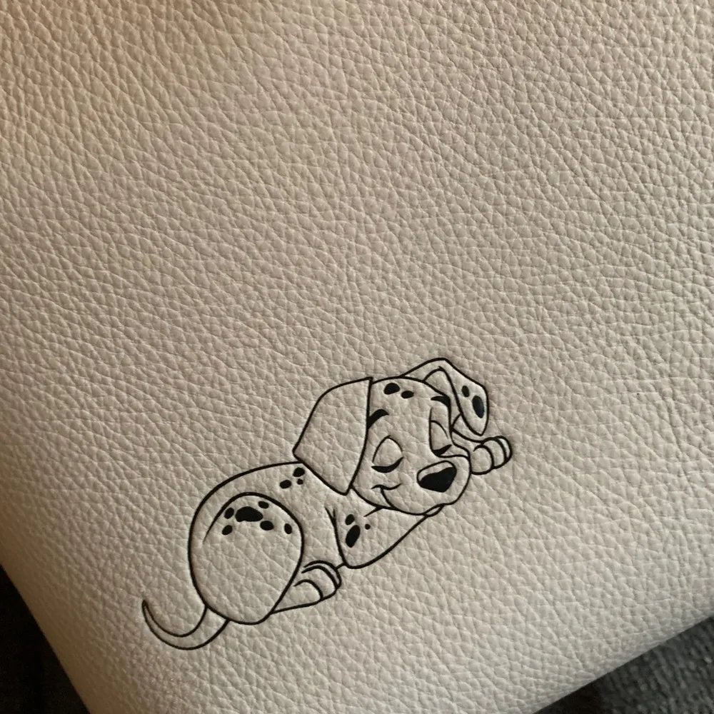 Authentic COACH Pebbled leather/signature coated canvas Cruella snap magnet tote - Image 7