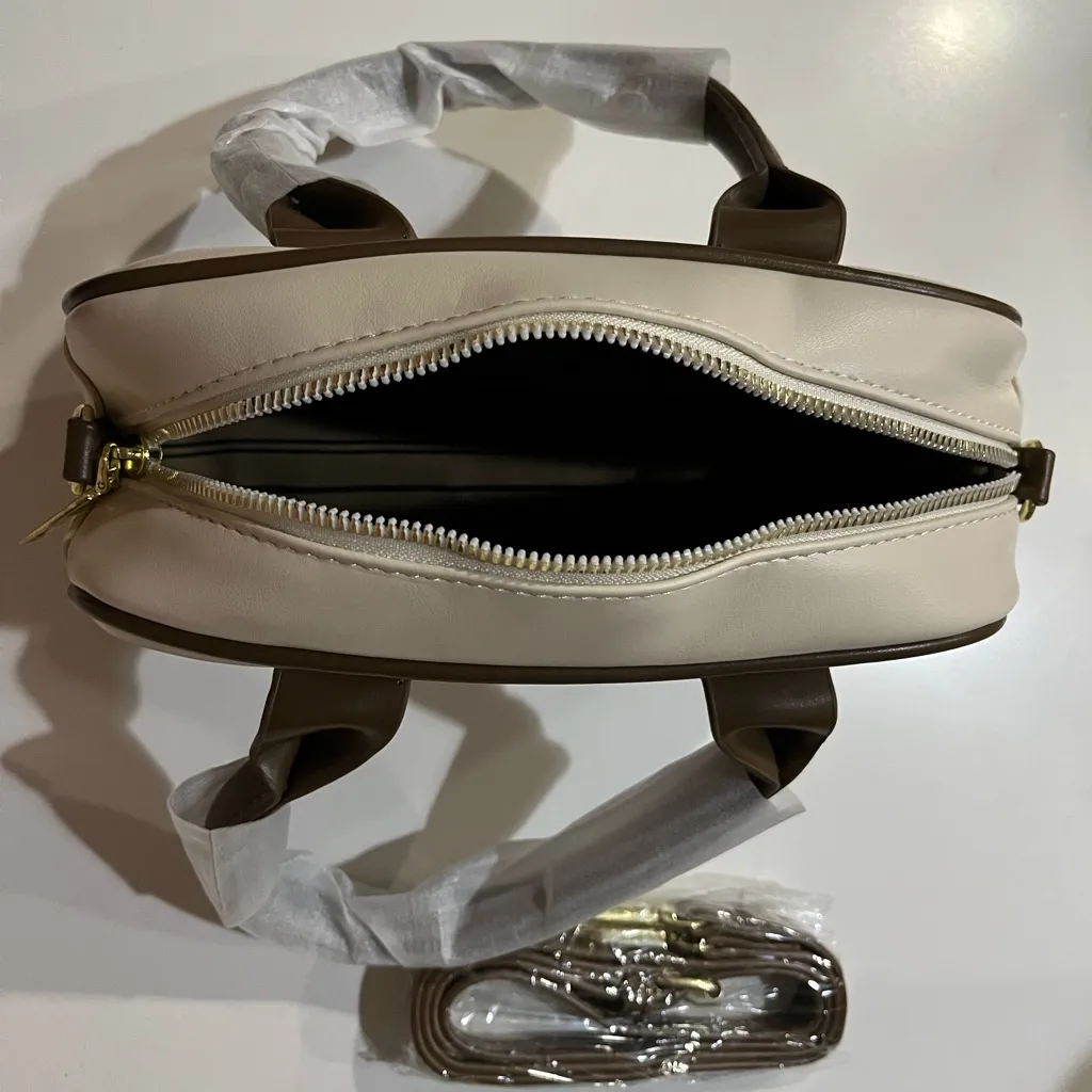 Stylish Shoulder Bag - Image 4