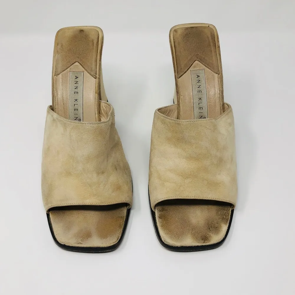 ANNE KLEIN tan suede heel 👡 slides - Image 3