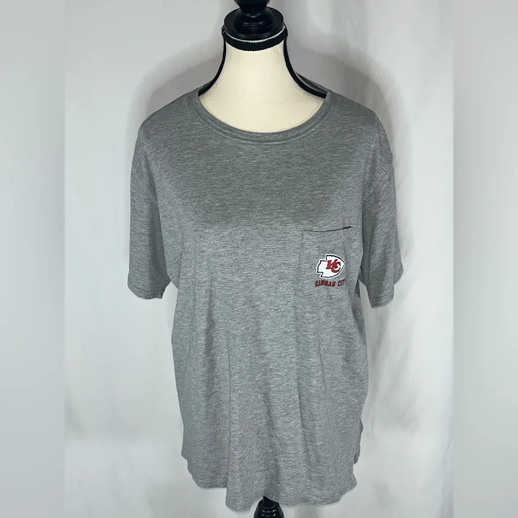 NFL Team Apparel Kansas City Chiefs Helmet Graphic Unique Women’s T-Shirt XL - Image 2