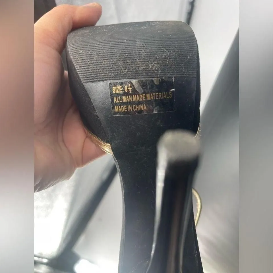 Quipid black‎ and gold size 81/2 pumps Bin 1 Black - Image 8