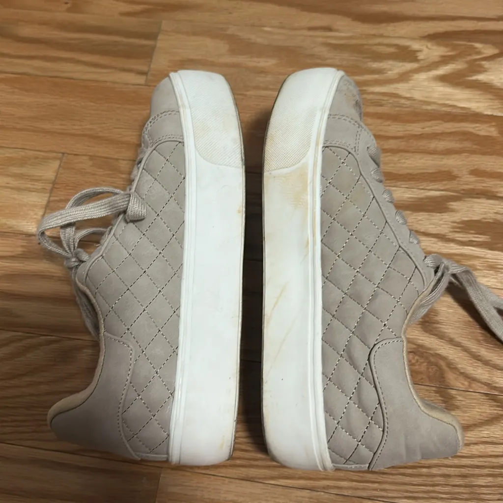 Women's Quilted Platform Sneakers in Beige - Image 5