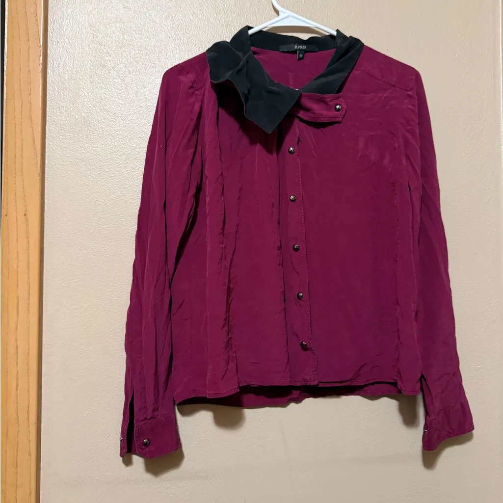 Gucci  Maroon Shirt with Contrasting Black Collar - Image 2