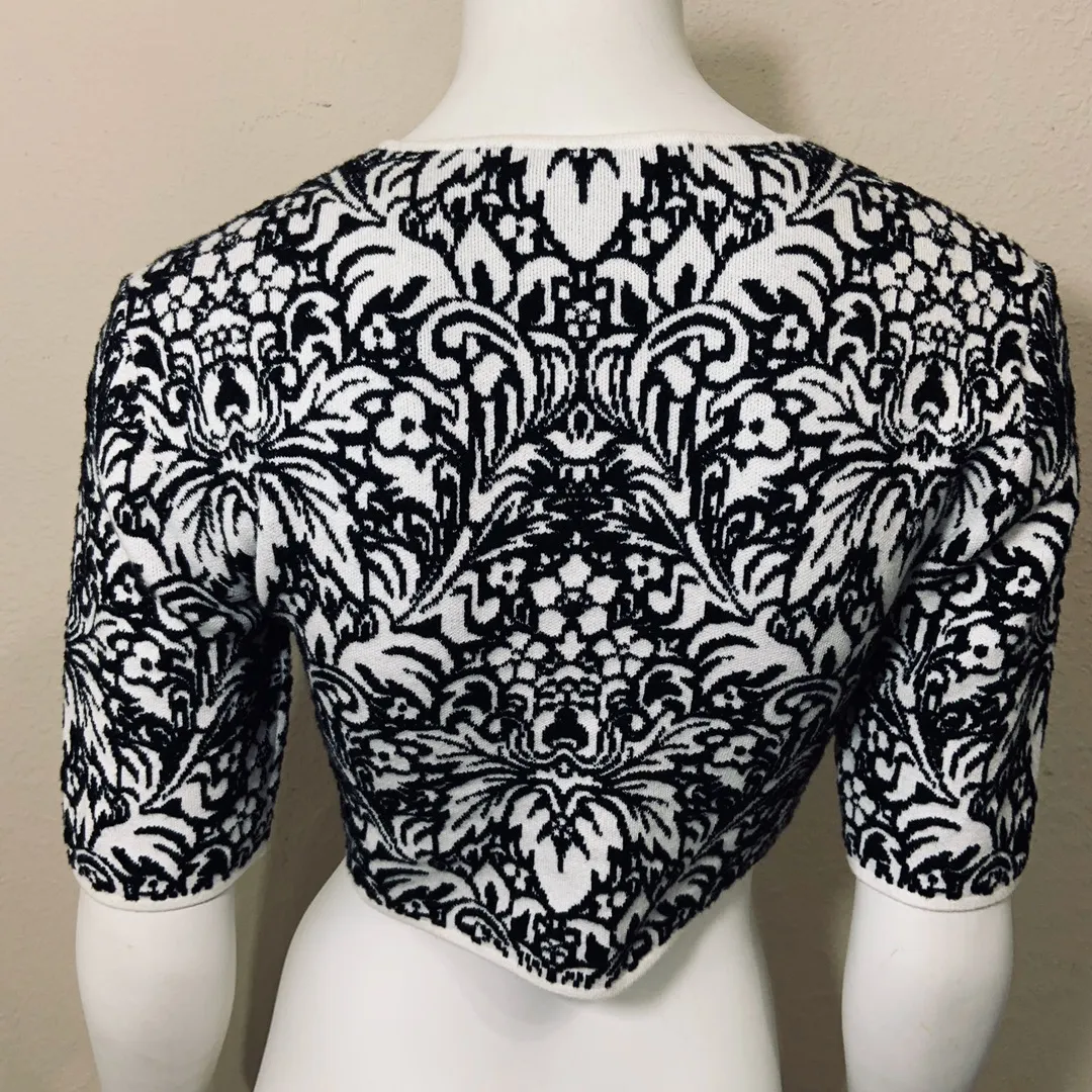 BCBG Maxazria Floral Sweater Crop Top - Image 7