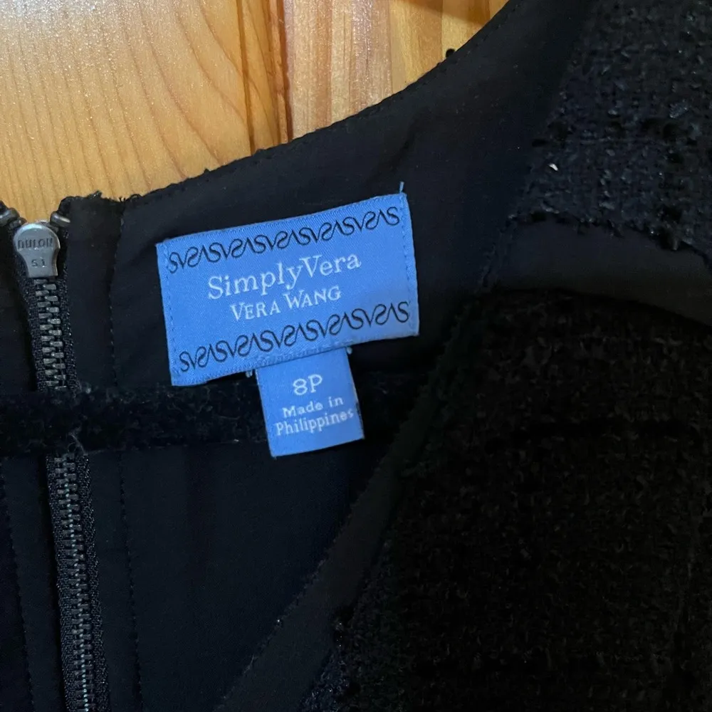 Vera Wang knee length dress - Image 8