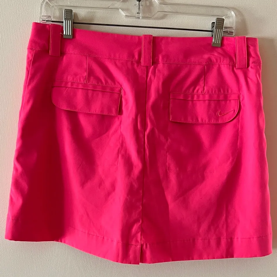 Nike Golf Tour Performance Bright Pink Skort - Image 3