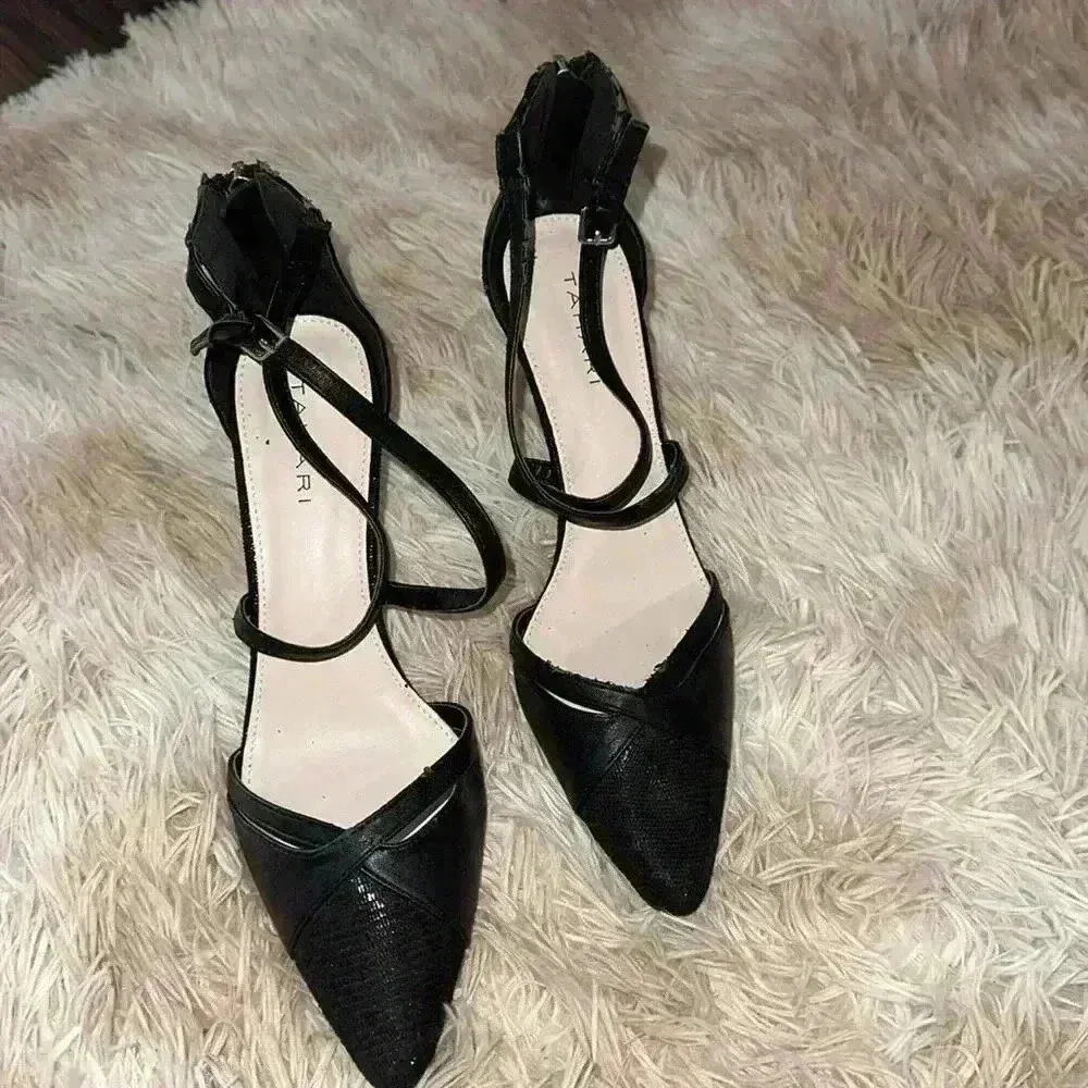 Tahari  black strappy heel - Image 2