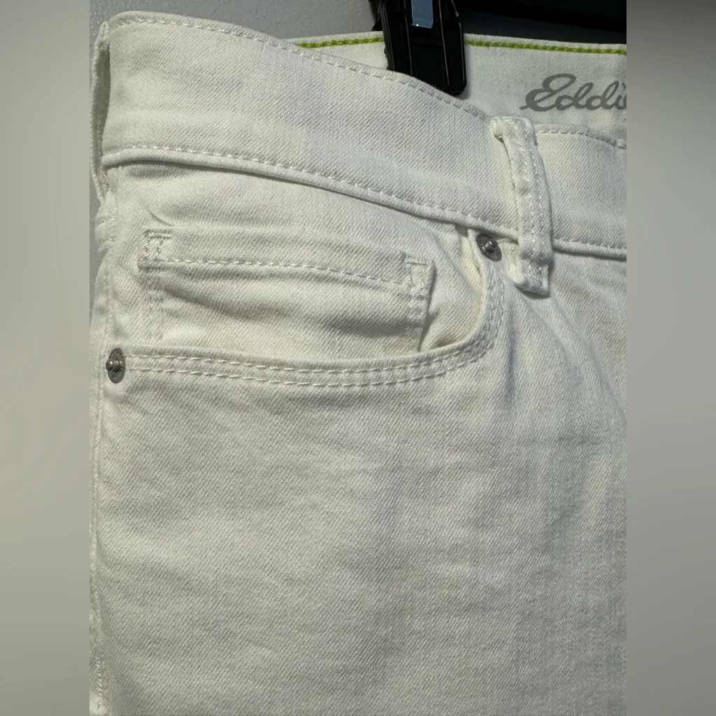 Eddie Bauer Women's White Ankle Jeans 10 - Image 4