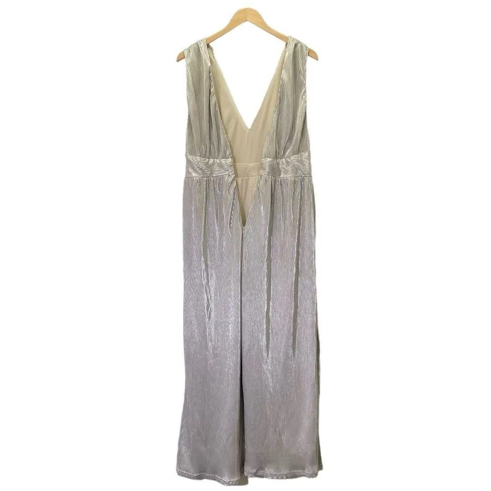 Lulus Turn Up Silver Metallic Pleated V-Neck Culotte Jumpsuit Women’s Size Large - Image 2