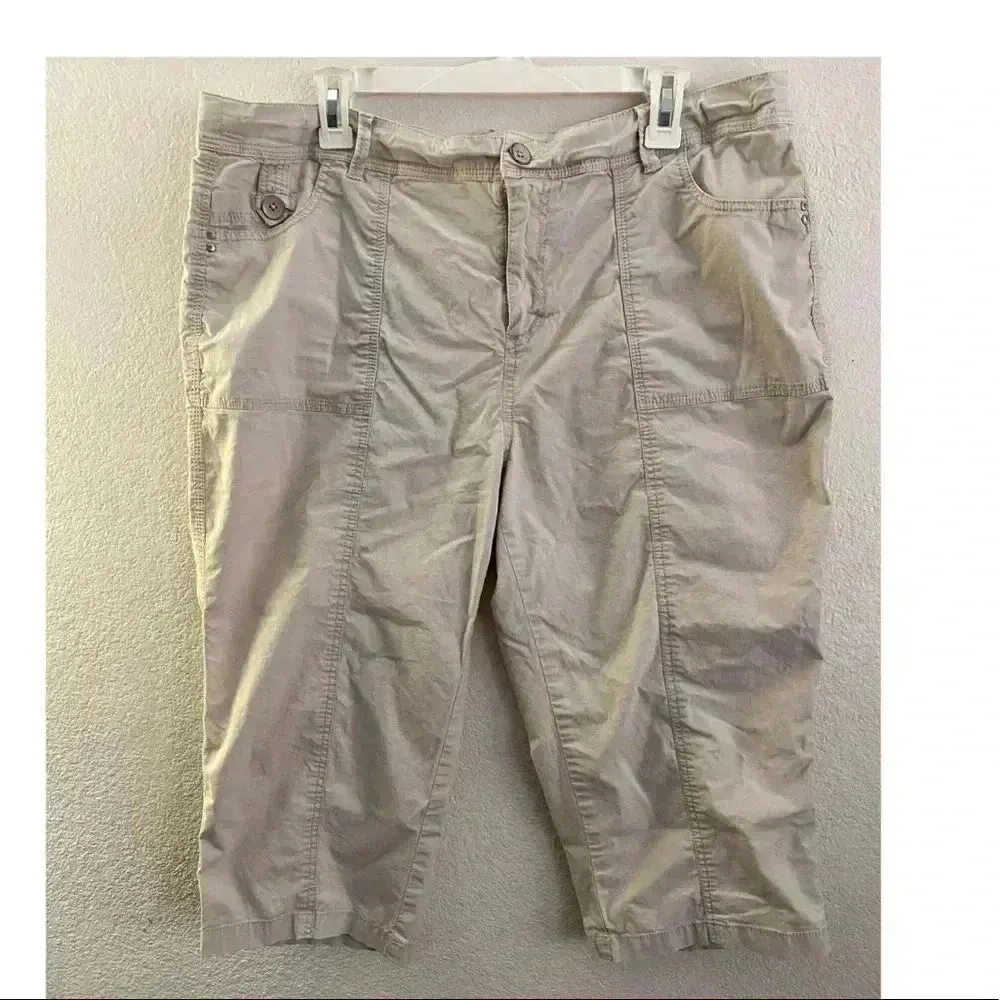 Avenue Women Beige Lightweight Capri Trousers 16 - Image 2