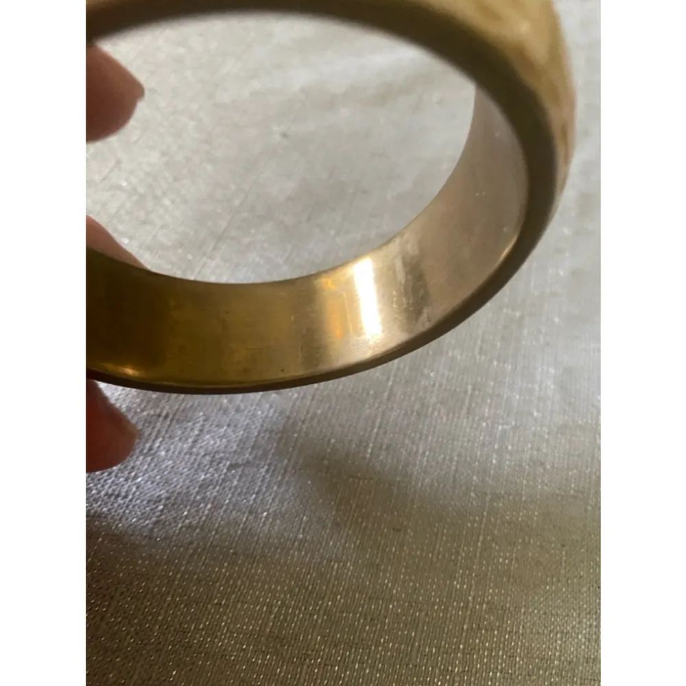 Unbranded vintage carved bone bangle in snake skin design One Size Gold - Image 2