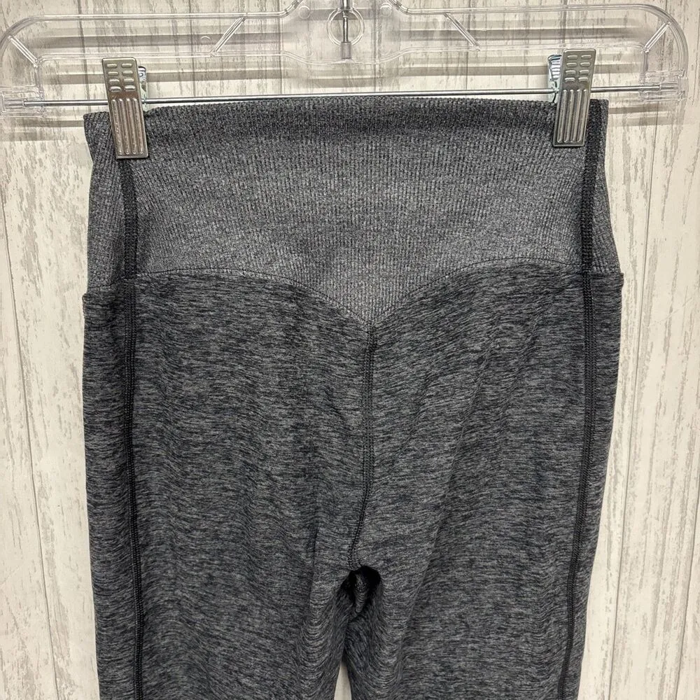 Womens Size XXS Alo Airlift Grey Leggings EUC - Image 6