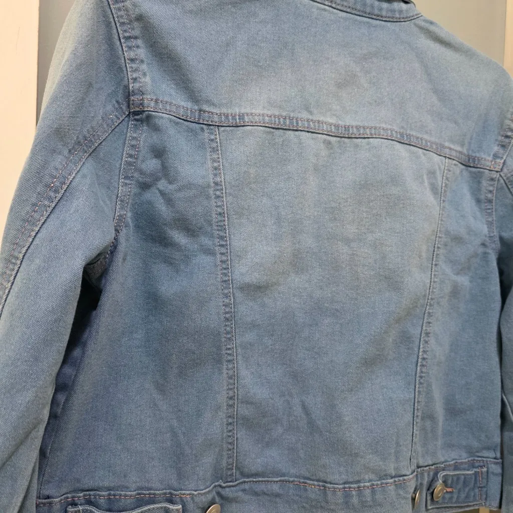 Baccini Light Wash Denim Jean Jacket – Women’s Small Button Front Classic - Image 12