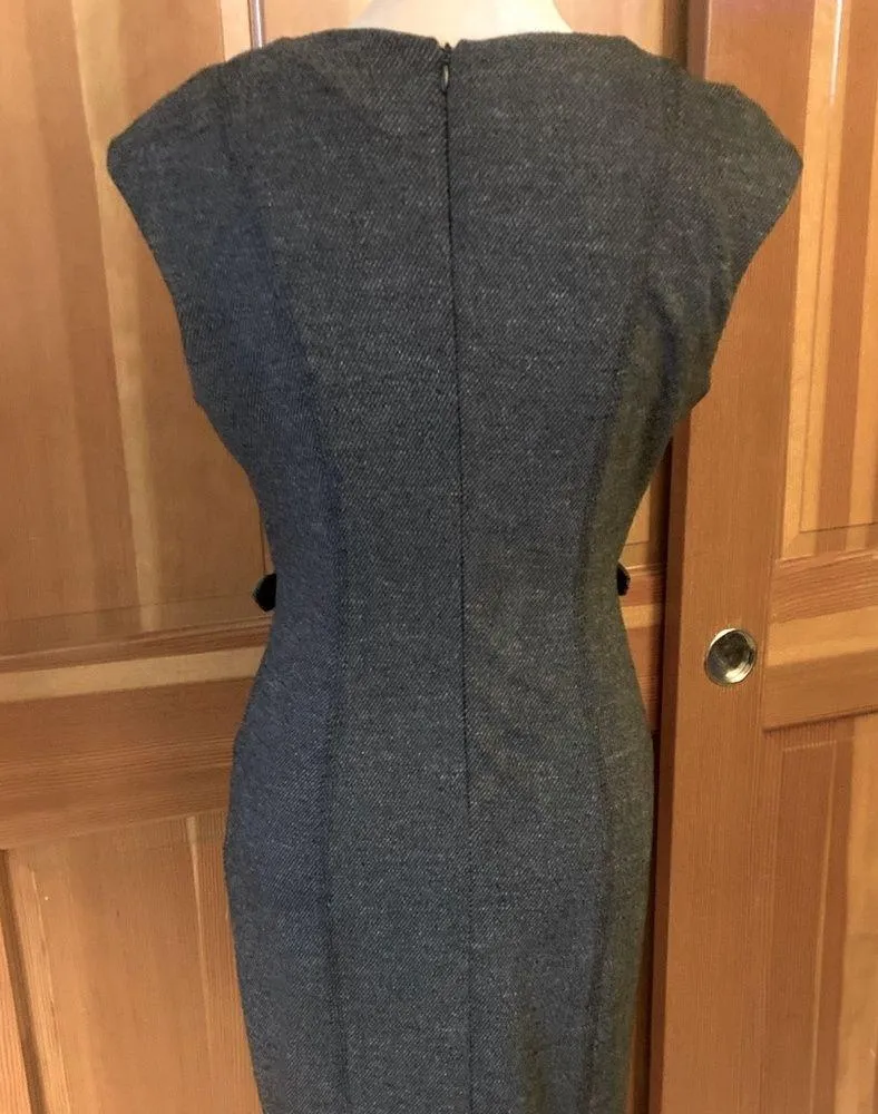 Mint Condition Calvin Klein Sheath Dress. Size 4. - Image 11