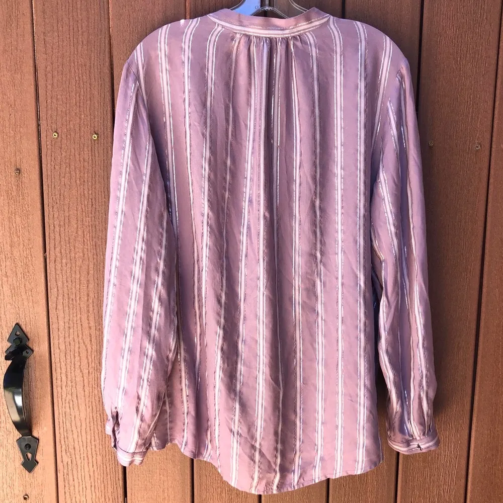 JENNIFER LOPEZ lavender tunic top - Image 3
