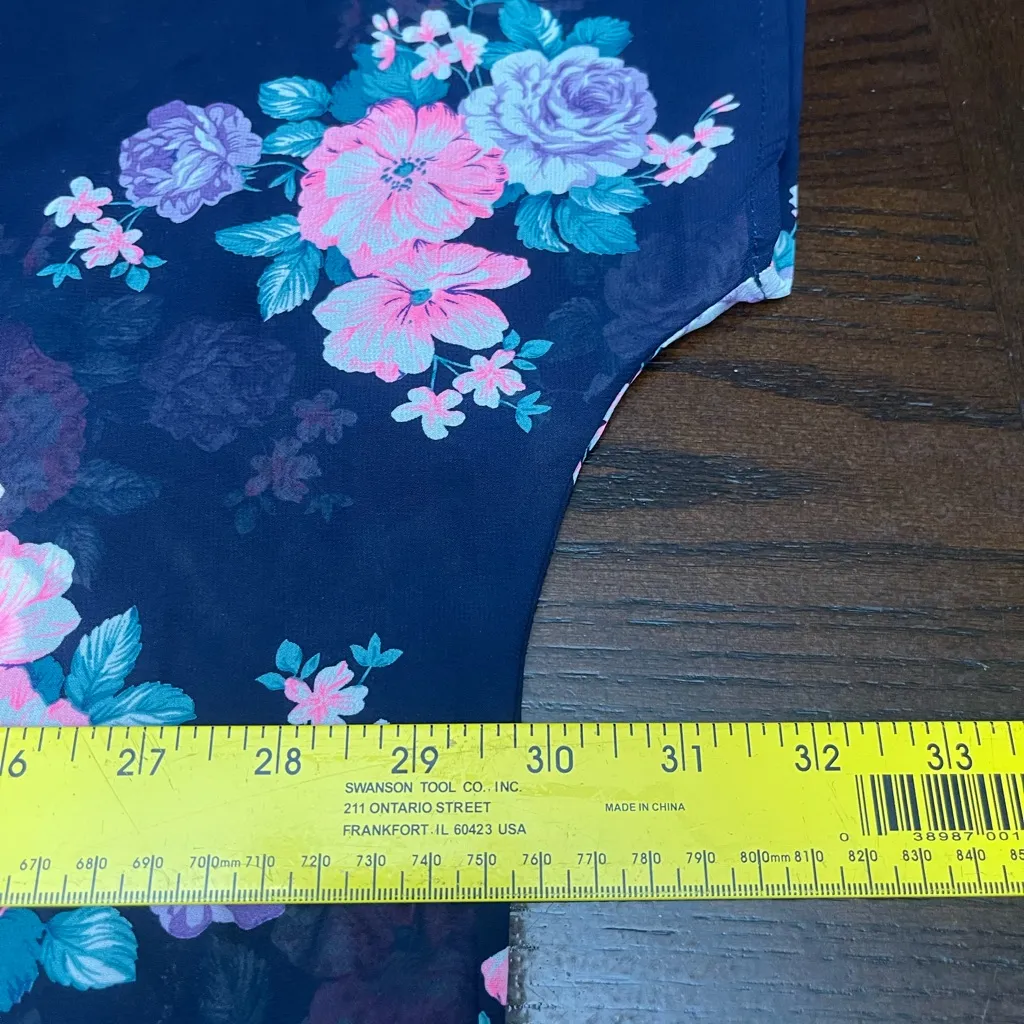 BLVD Floral Kimono with Pink and Green Accents size M/L - Image 5