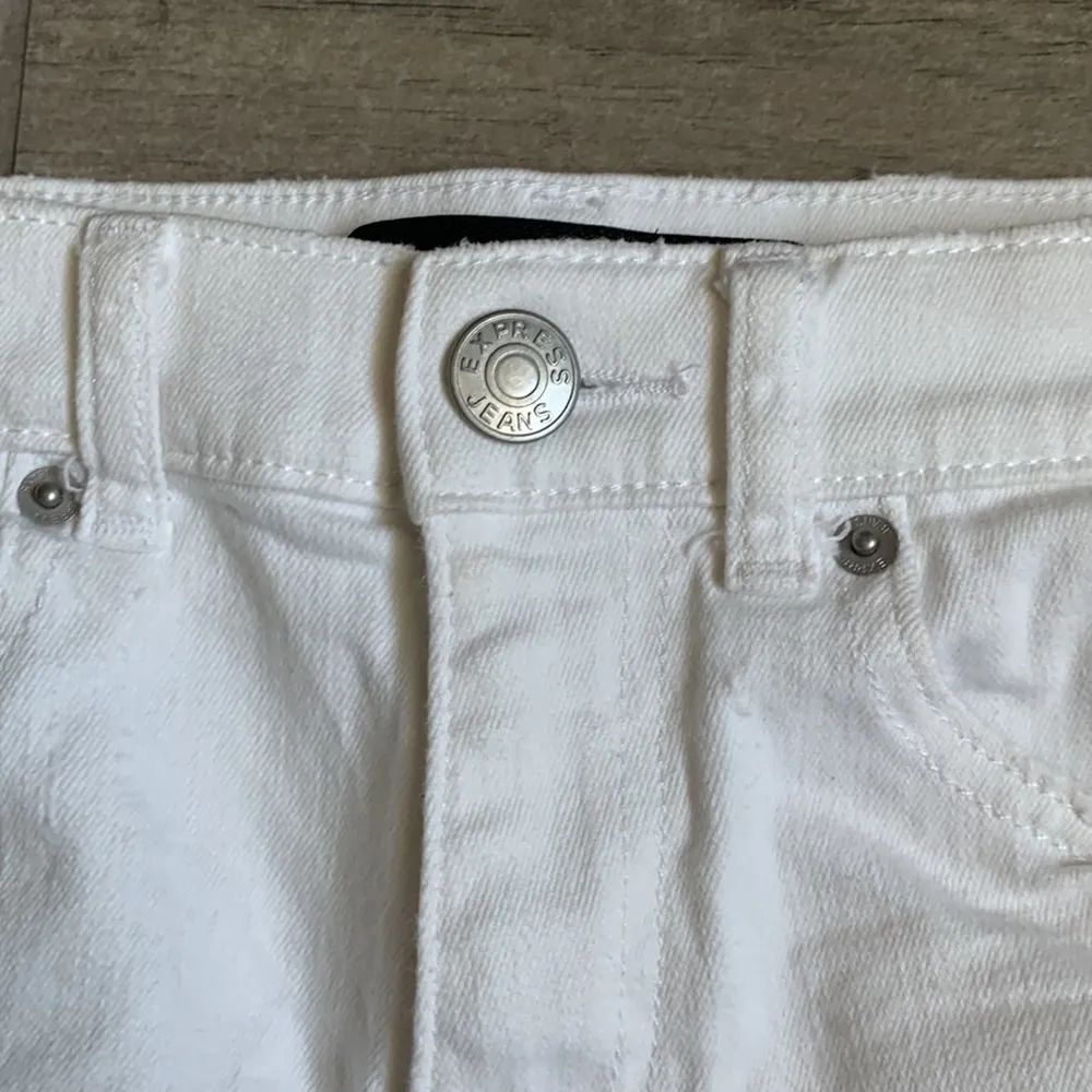 EXPRESS  white shorts - Image 3