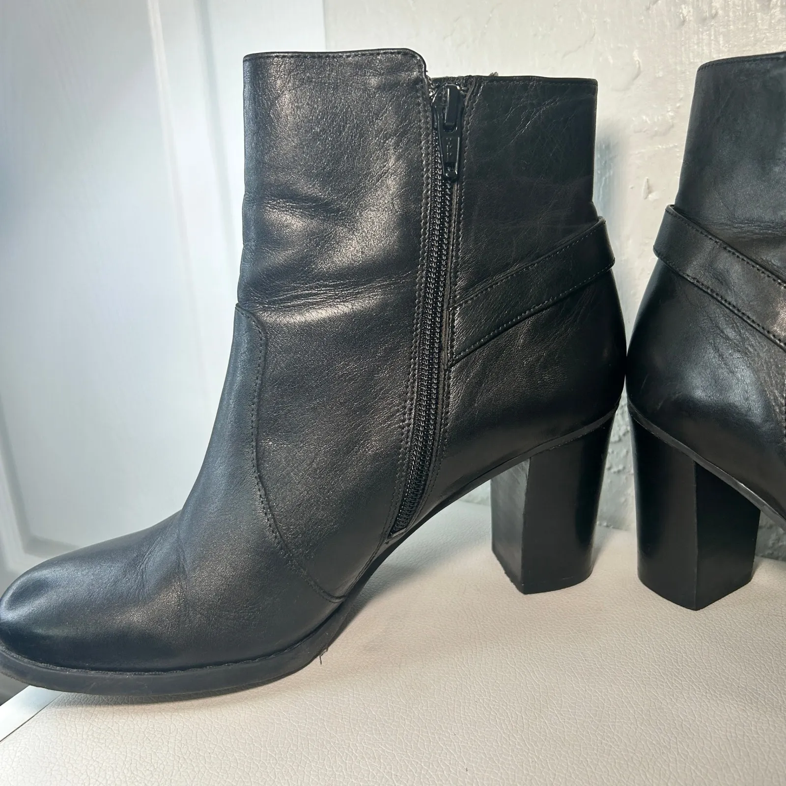 Lauren Ralph Lauren Cabrey 7.5B Black Leather Ankle‎ Boots Block Heel Zip Buckle - Image 9