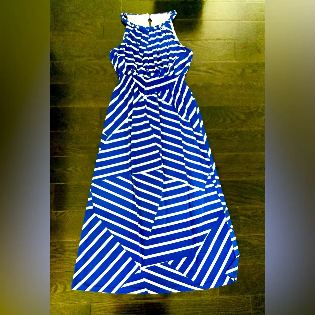 Beautiful CHICO’S maxi dress 💙🤍💙🤍💙 - Image 5