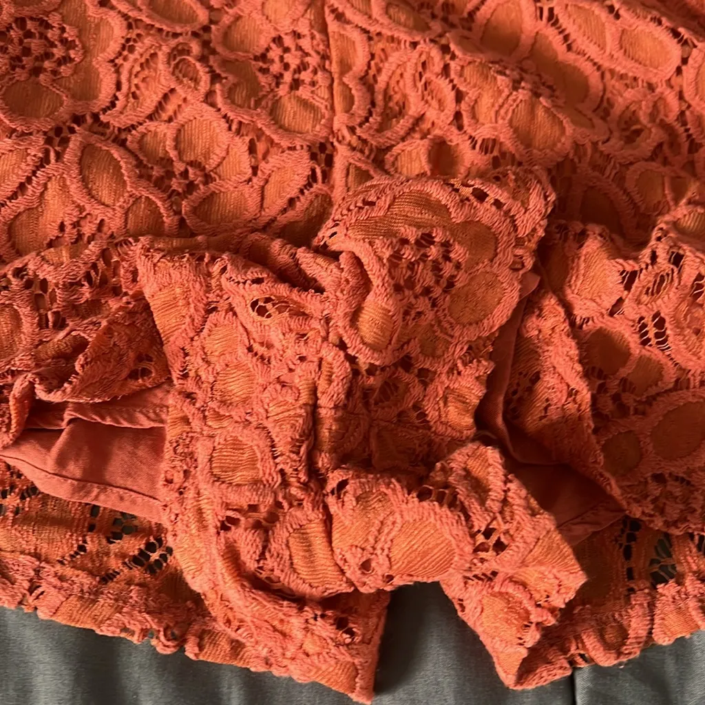 Hollister Crochet/Lace Romper Orange Size Small - Image 3