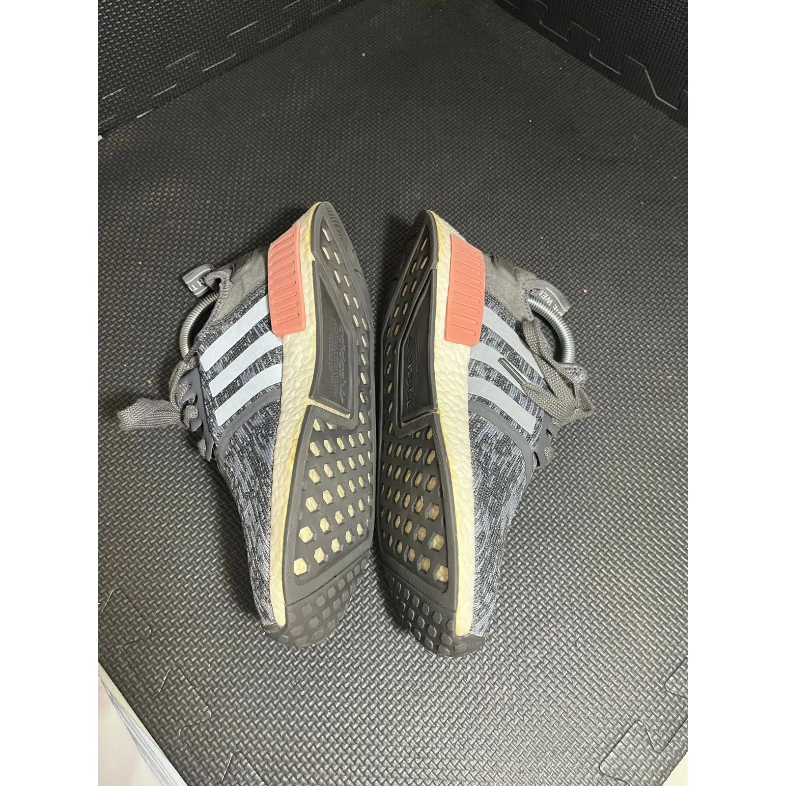 Adidas NMD R1 Women's Running Shoes Heather Grey/Raw Pink/White BY9647 Size‎ 7 - Image 3