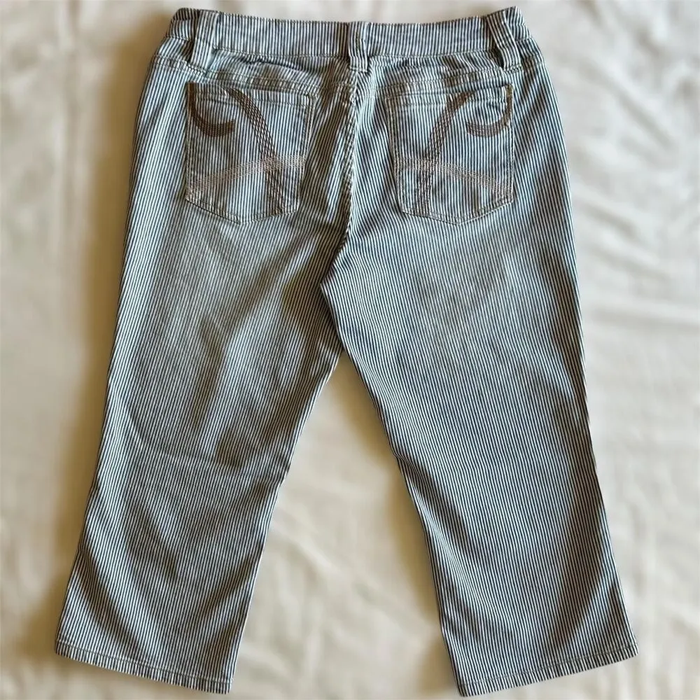 2000s NoBo No Boundaries Blue & White Railroad Striped Capris Sz 11 Y2K Twee - Image 5