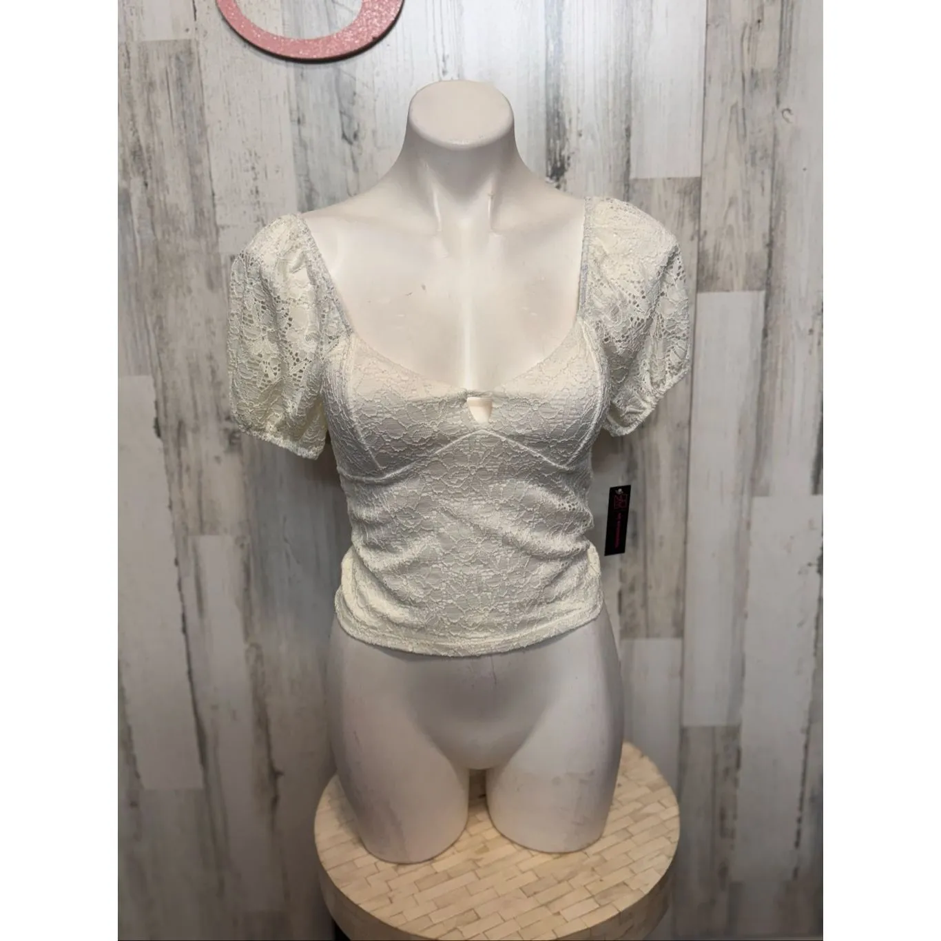 No Boundaries  White Lace Puff Sleeve Top | Keyhole Front Stretchy Fitted Blouse - Image 2