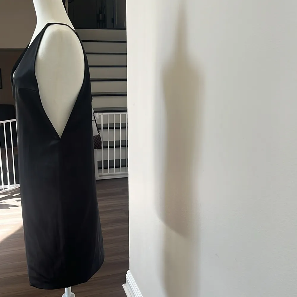 Solace of London Rolson Mini Dress in Great condition. Size 2 - Image 4