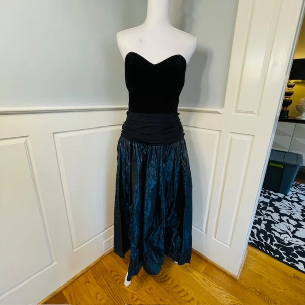 Laura Ashley Vintage Formal Evening Gown Velvet & Taffeta Small/Medium - Image 10