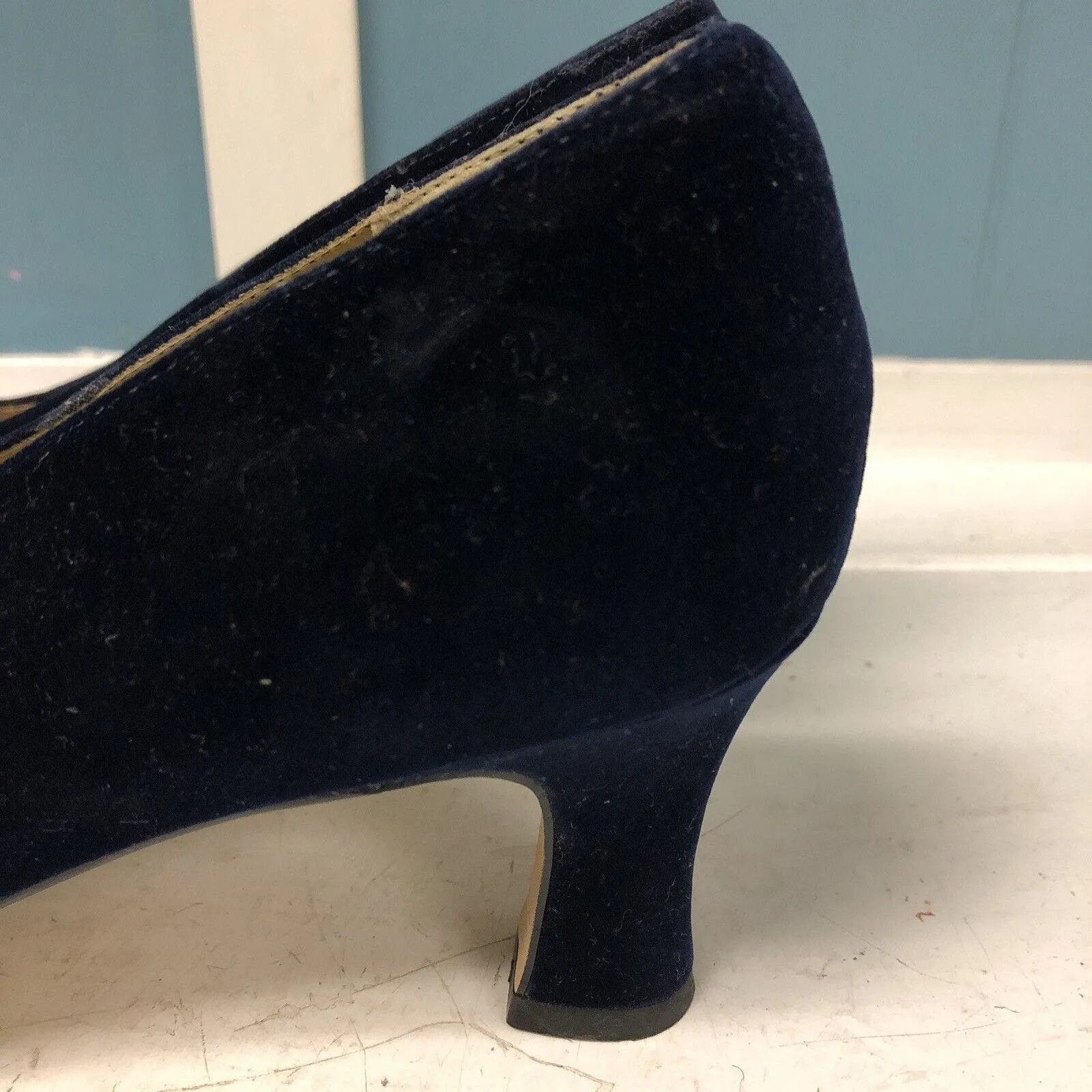 Wild Rose Heels Pumps‎ Velvet Navy Blue Size 10 Slip On Fabric Uppers Heels - Image 3