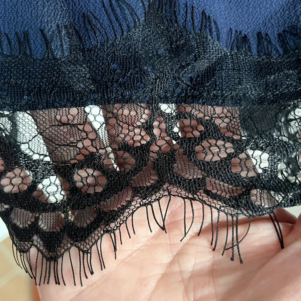 Beautiful Blue Blouse by Molly Bracken Size 46 - Image 6