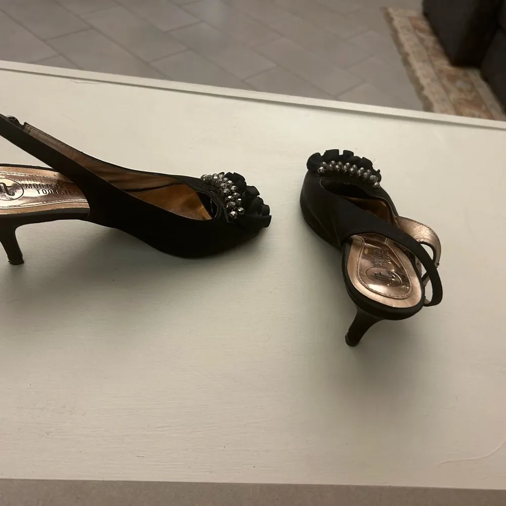 COPY - Tootsie’s Tootsies Black Slingback Heels with Rhinestone Accents size 6 - Image 5