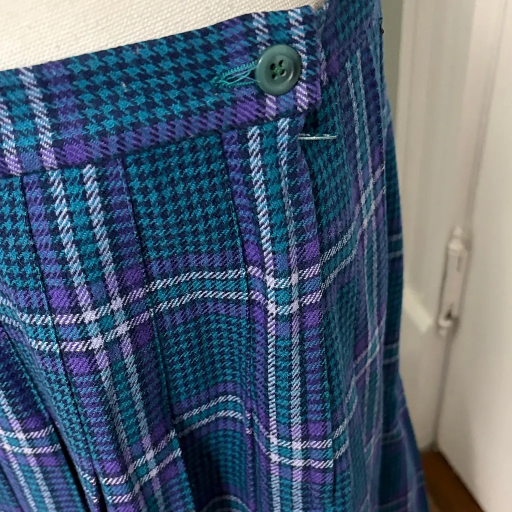 Vintage Plaid Pleated Blue Purple 100% Wool Women's Skirt - Image 2