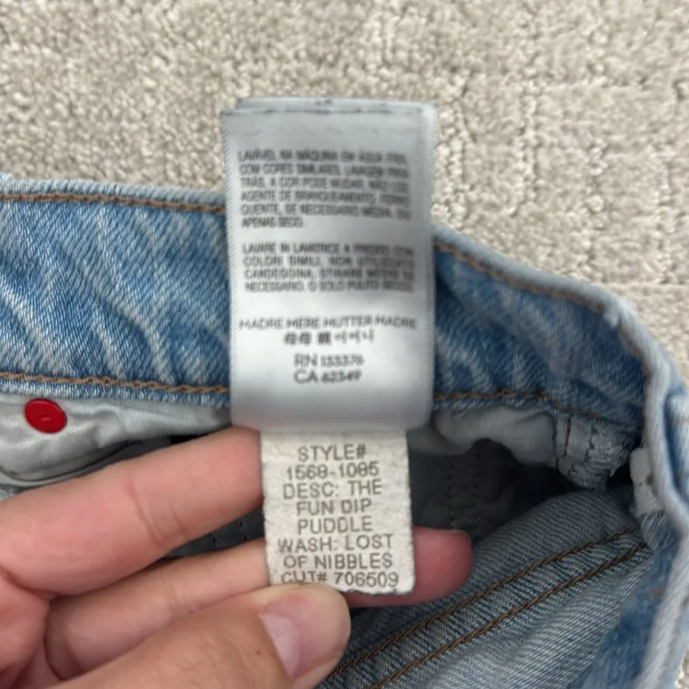 Snacks by MOTHER light wash Lost Of Nibbles Fun Dip Puddle wide leg jeans Blue Size 26 - Image 9