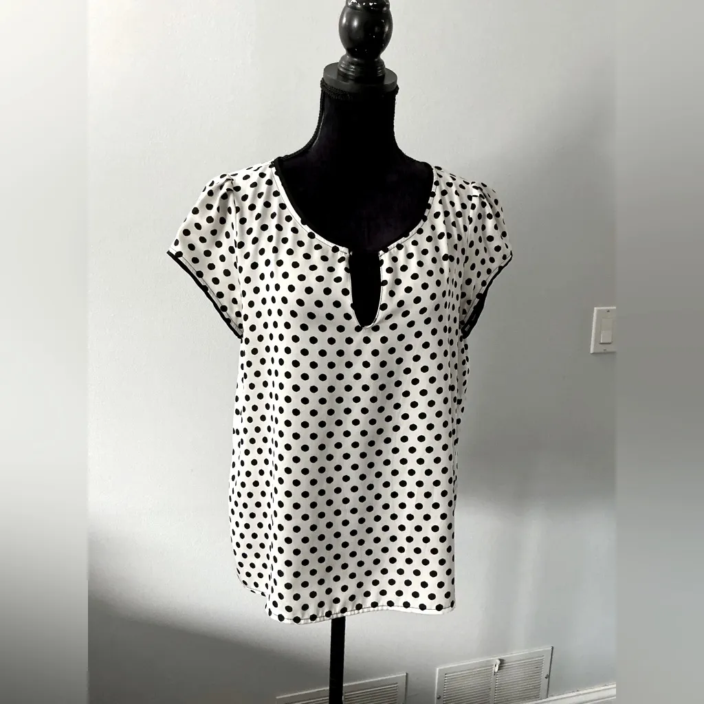 Pretty polka dot top🖤🤍🖤 - Image 6