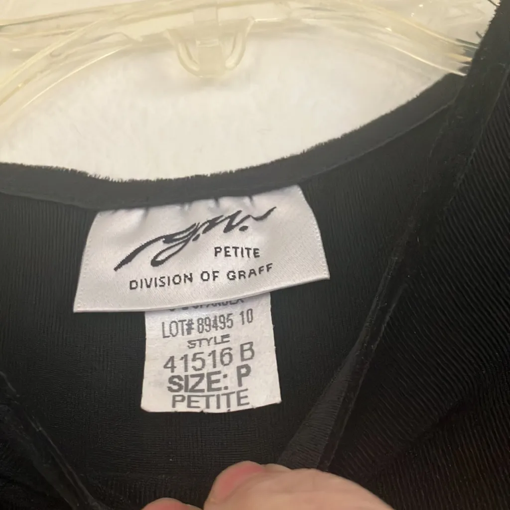 FINAL MARKDOWN G.w petite top petite petite Black Size undefined - Image 3
