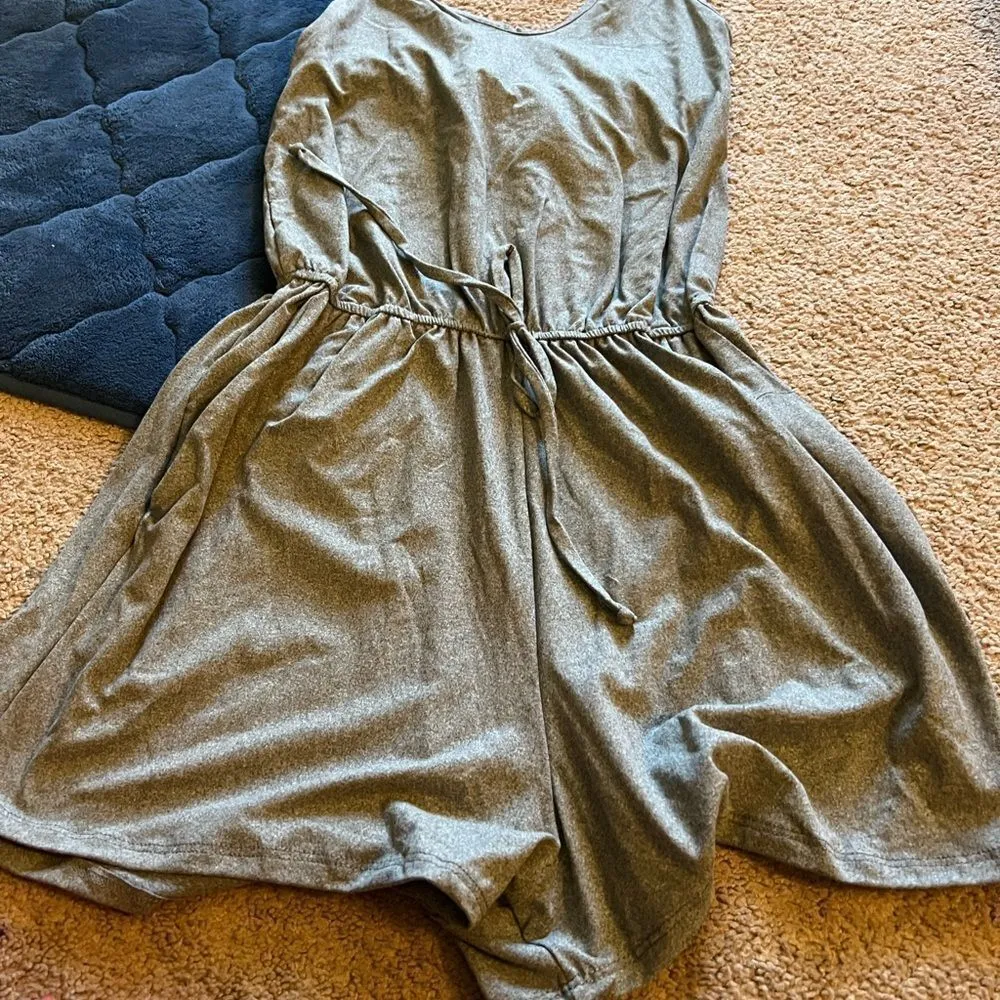 Pink Lilly romper M - Image 3