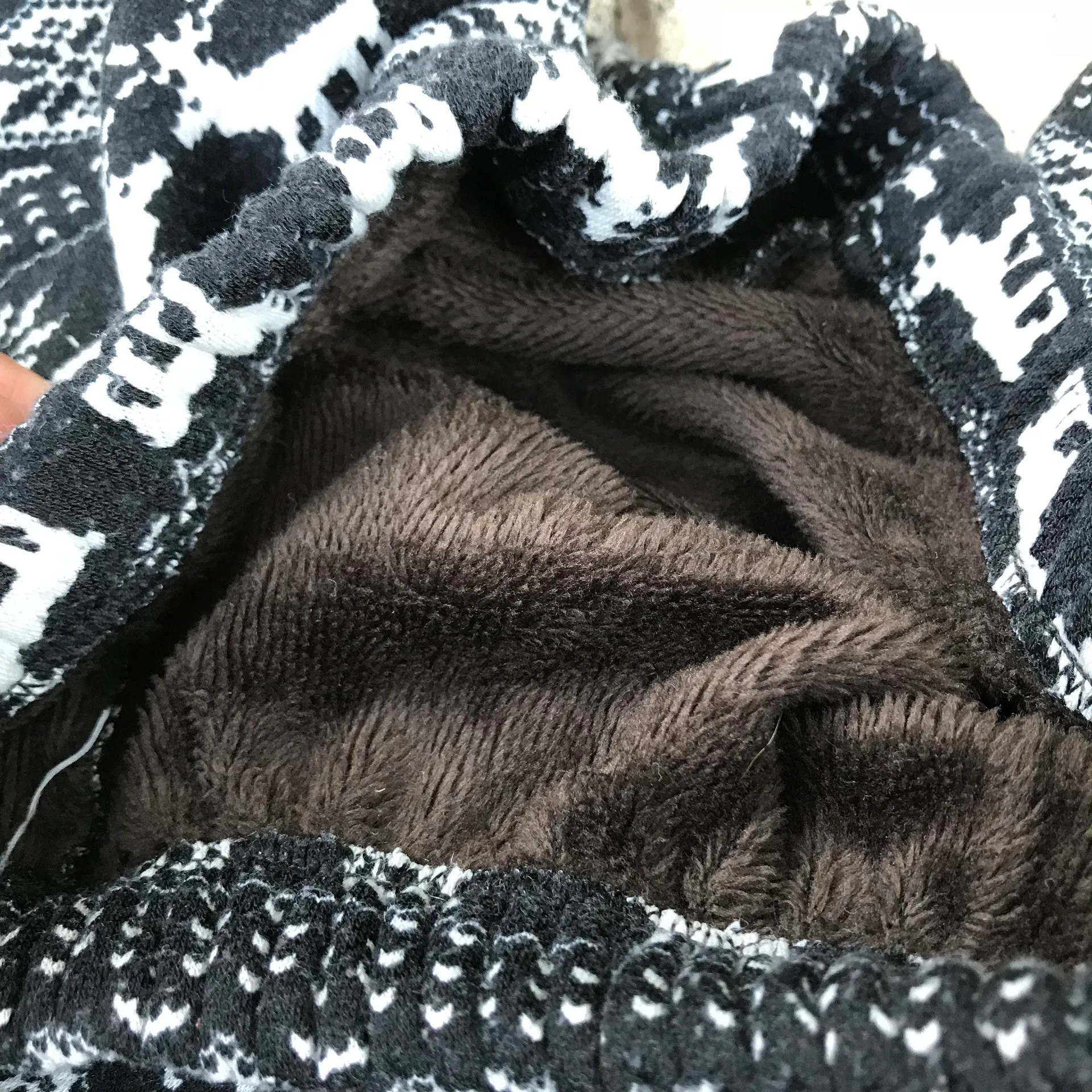 Warm Black and white Reindeer leggings - Image 3