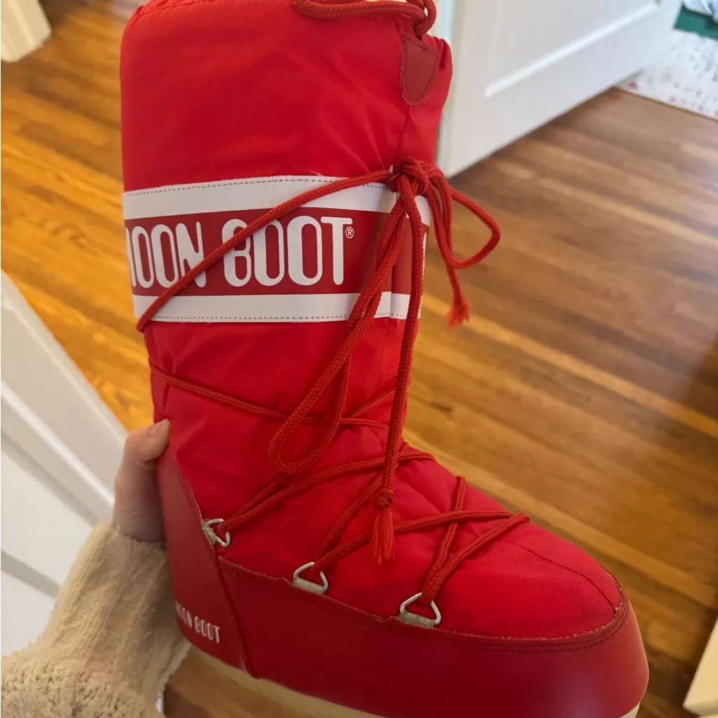Moon Boot Women's Red Winter Boots Size 7 - Image 2