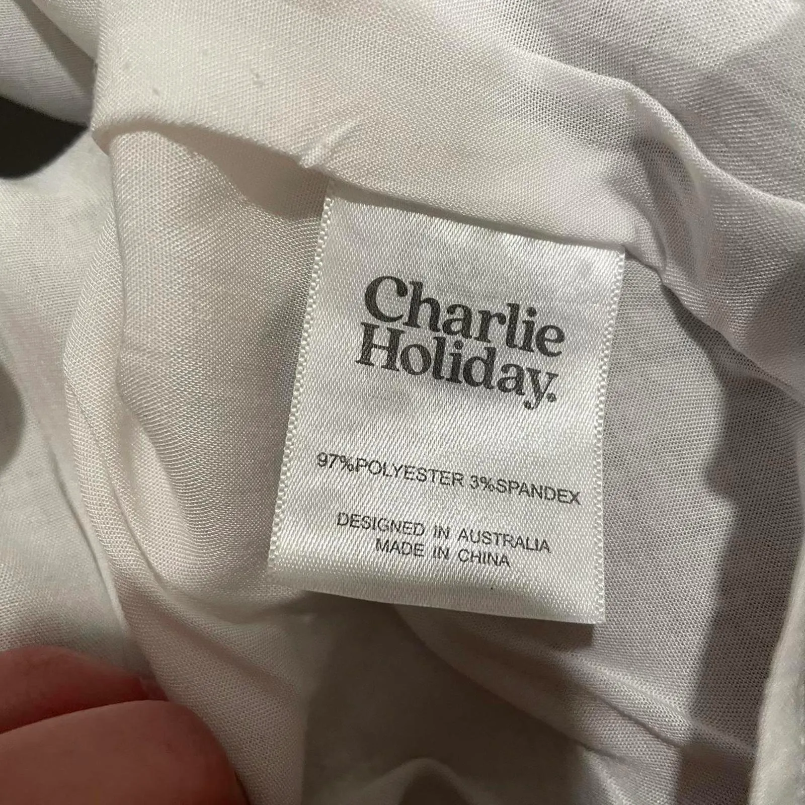 Charlie Holiday Cream and black plaid mini skirt with belt. size 6 - Image 4