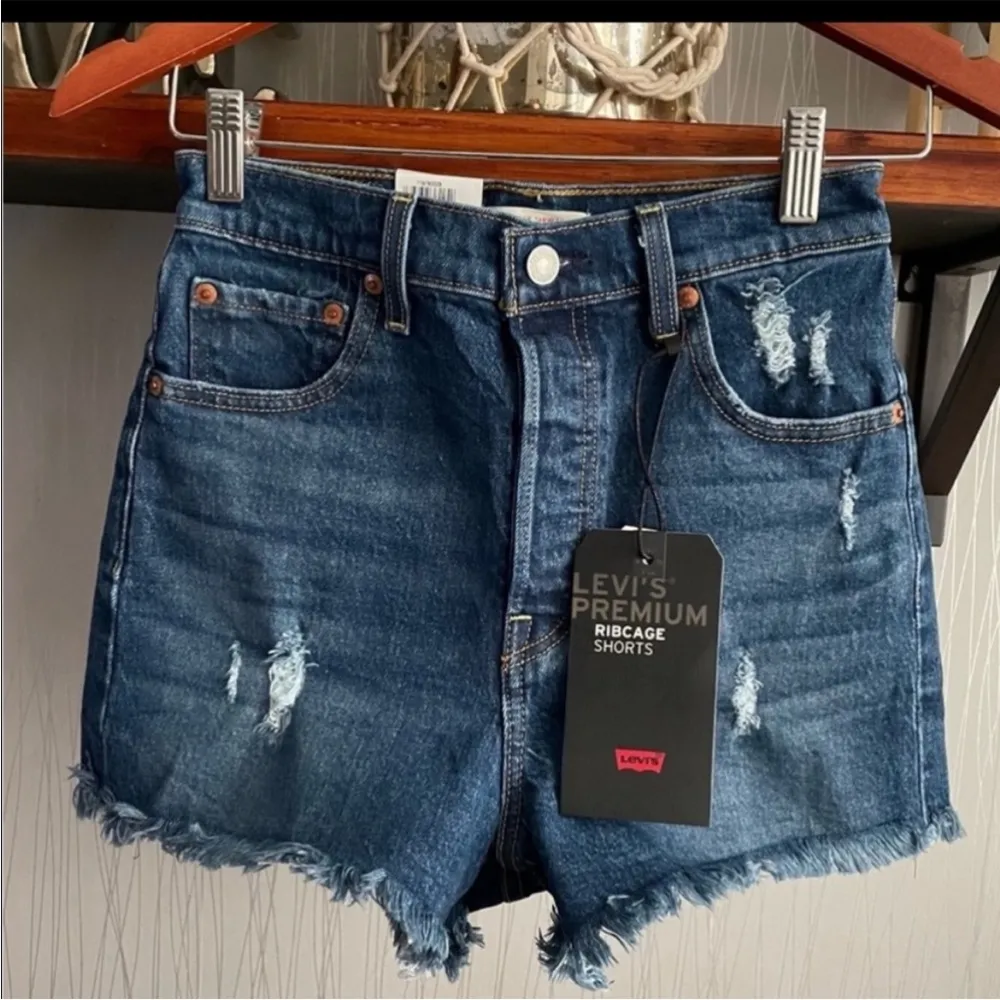 Levi’s Ribcage Short High Rise Distressed Ripped Denim Jean Short Size 25 - Image 2