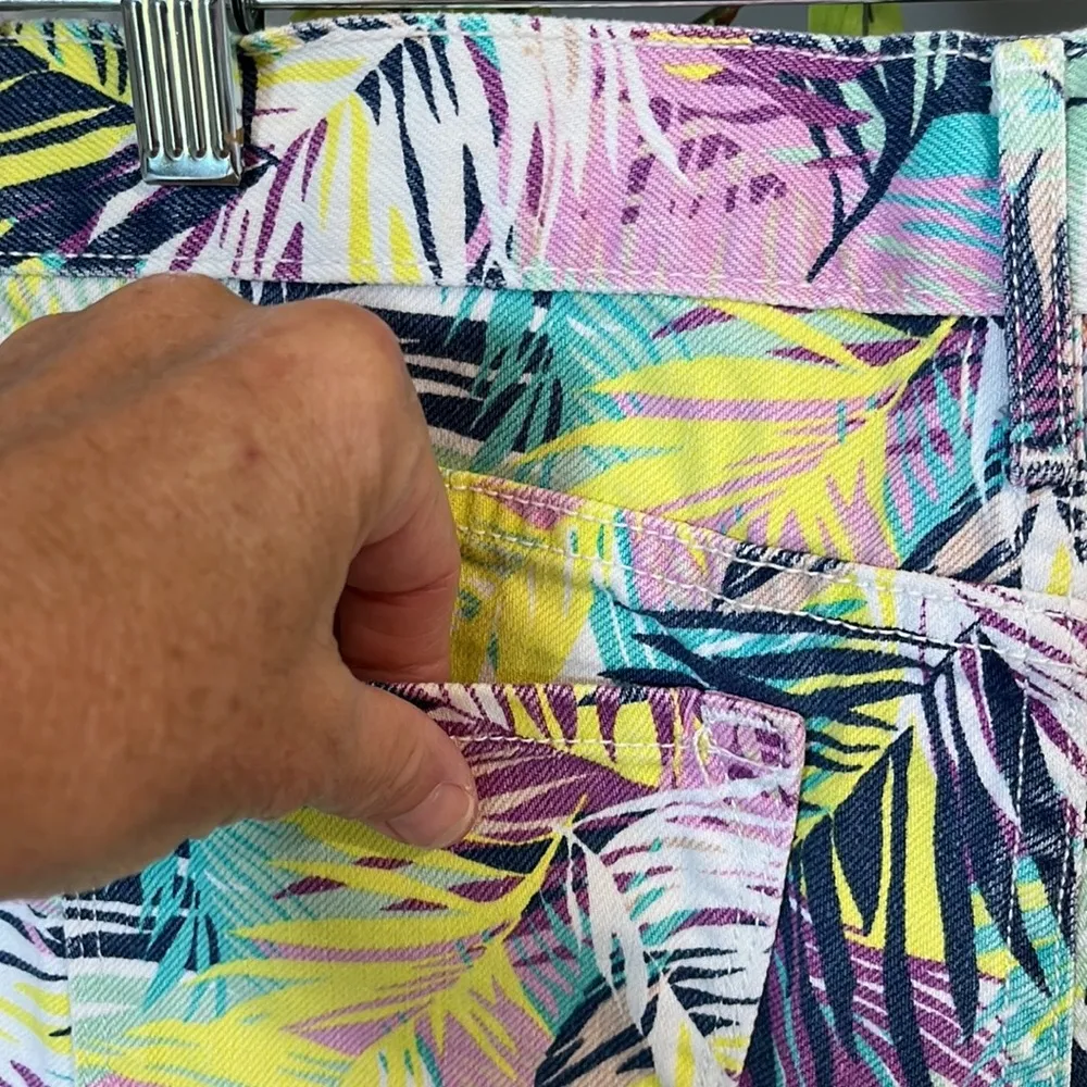 Old Navy The Diva Colorful Denim Shorts Tropical Jean Cutoffs Womens 0 - Image 4