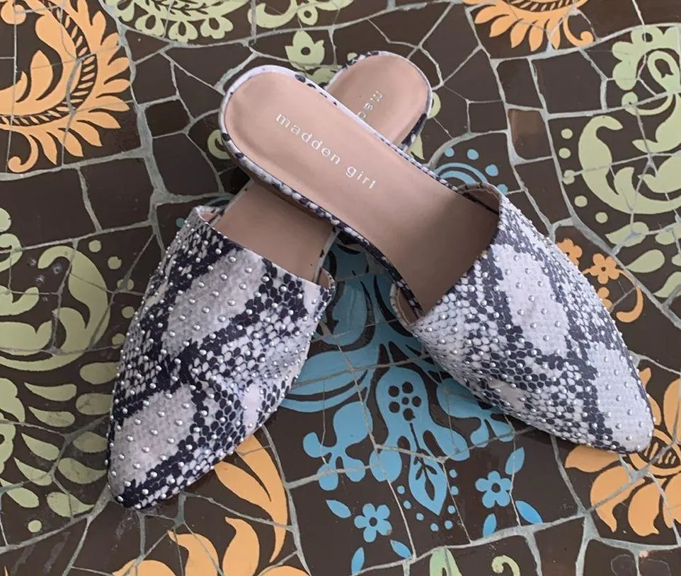 MADDEN GIRL STUDDED MULES Sz:8M - Image 2