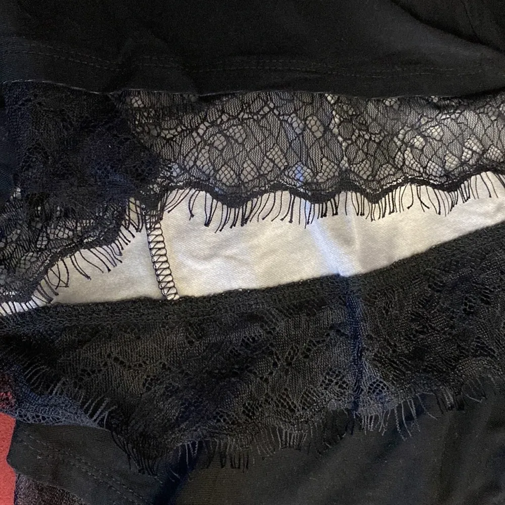 LOGO by Lori Goldstein Rayon 230 Printed Swing Top w/ Lace Hem - Image 9