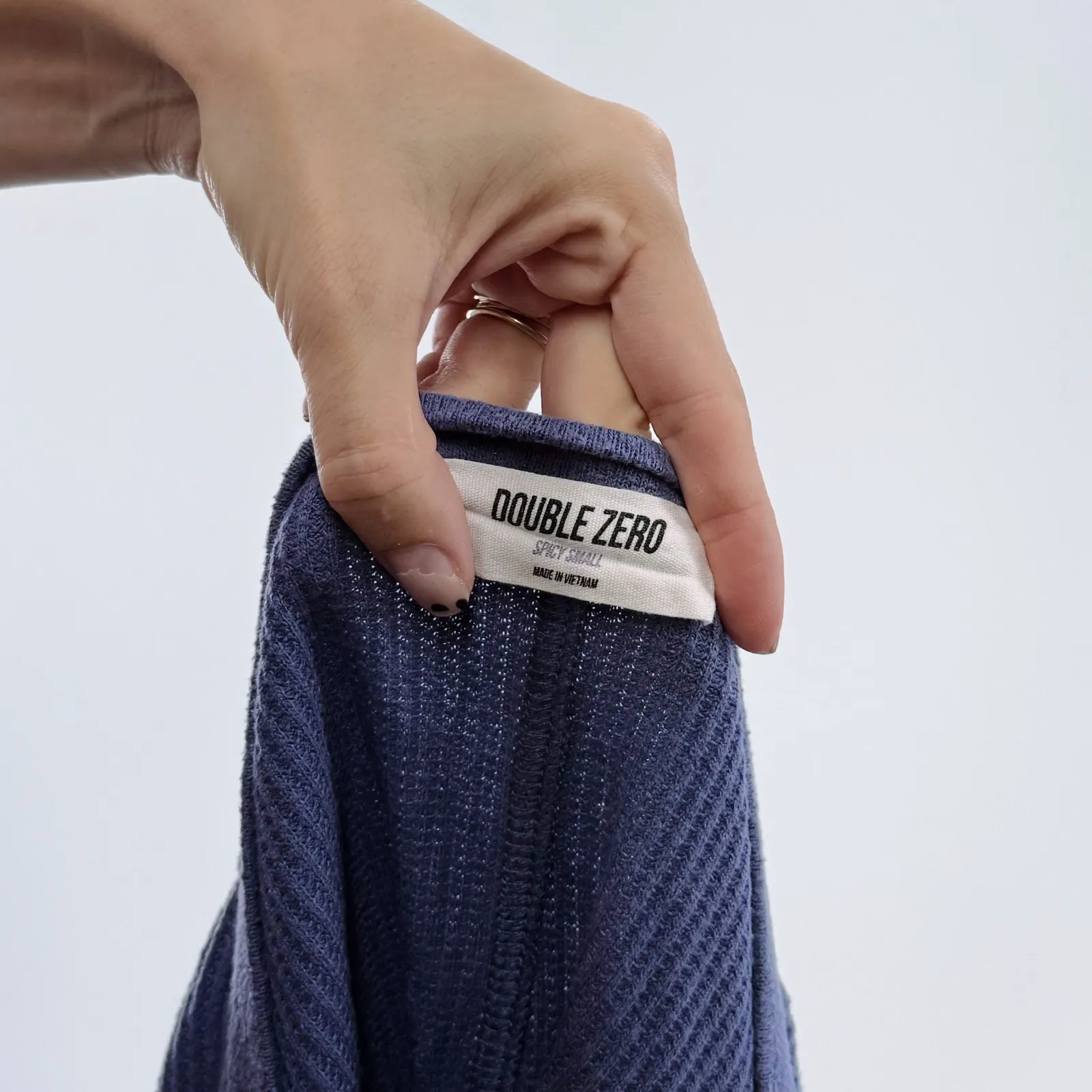 Double Zero  Waffle Thermal V-neckline Long Sleeve Top Size Spicy Small - Image 5