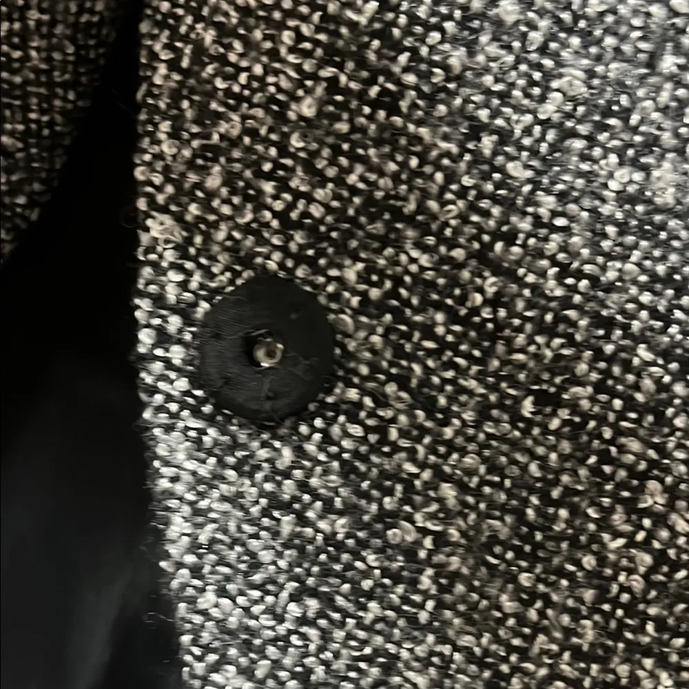 Black Blazer with Structured Tailored Style - Image 6