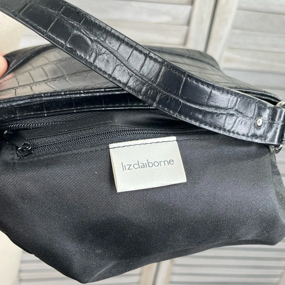 LIZ CLAIBORNE Mini Bag Alligator Texture Black - Image 8