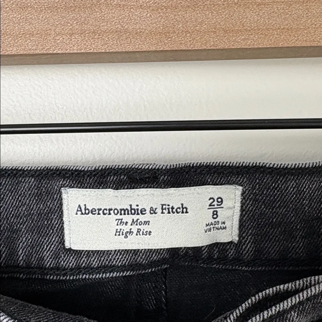 Abercrombie Mom Jeans High Rise Women’s Size 29 or 8 Washed Black Denim Relaxed - Image 4